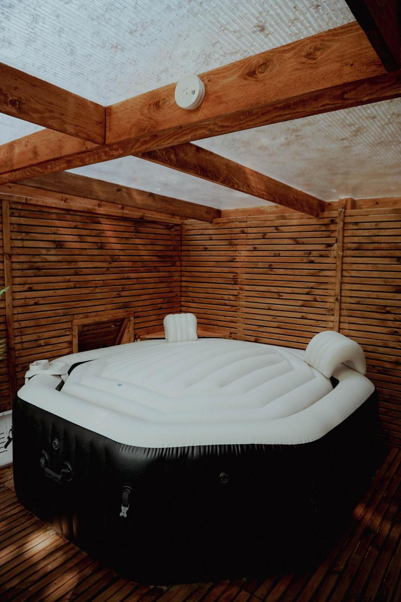 Le Chalet Tipi Avec Jacuzzi Et Jardin Troyes Buitenkant foto